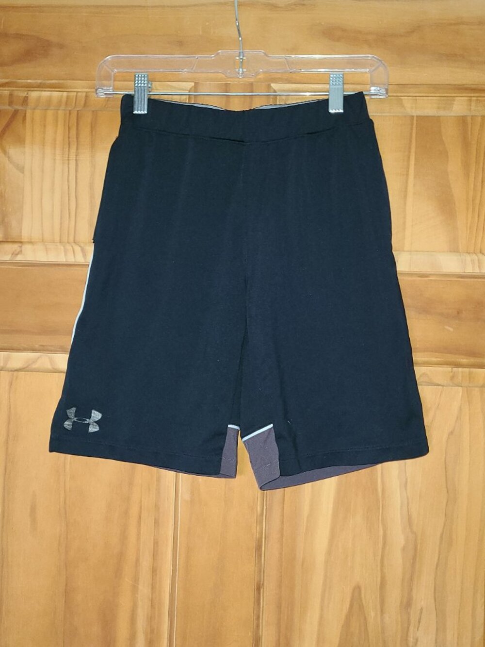Boys Under Armour Loose Black Gray Mesh Shorts